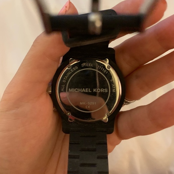 Michael Kors Black jelly watch - Picture 3 of 5